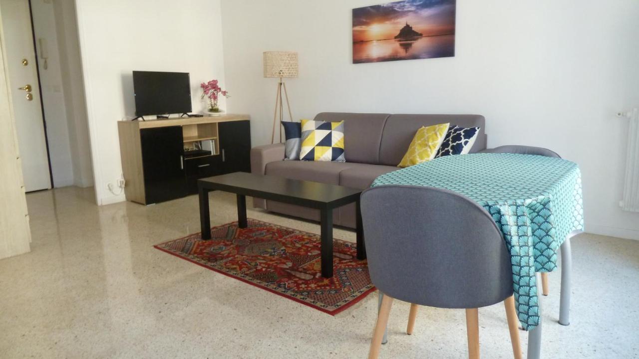 Antibes centre studio 27 M2 rénové Extérieur photo